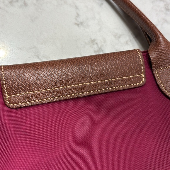 Longchamp Medium Le Pliage Bag Fuchsia - Picture 14 of 16